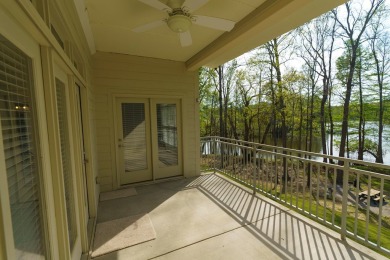 Waterfront on Lake Marion; a spacious, single level, 2BR/2BA on Santee-Cooper Country Club in South Carolina - for sale on GolfHomes.com, golf home, golf lot