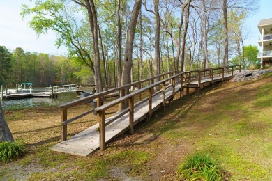 Waterfront on Lake Marion; a spacious, single level, 2BR/2BA on Santee-Cooper Country Club in South Carolina - for sale on GolfHomes.com, golf home, golf lot