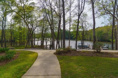 Waterfront on Lake Marion; a spacious, single level, 2BR/2BA on Santee-Cooper Country Club in South Carolina - for sale on GolfHomes.com, golf home, golf lot