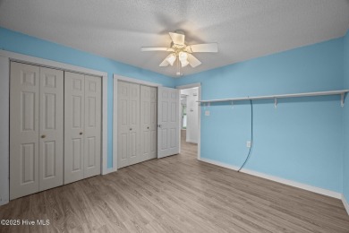 Welcome to this charming 3-bedroom, 2-bathroom home offering 1 on Harbour Point Golf Club in North Carolina - for sale on GolfHomes.com, golf home, golf lot