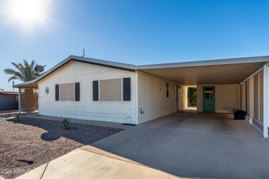 Beautiful FULLY FURNISHED 2-bedroom, 2-bathroom home features a on 3 Parks Fairways in Arizona - for sale on GolfHomes.com, golf home, golf lot