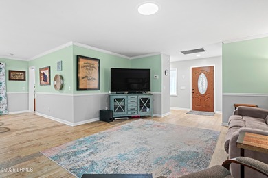 Beautifully updated 3 BR, 2.5 BA home in Dolphin Head area of on Dolphin Head Golf Club in South Carolina - for sale on GolfHomes.com, golf home, golf lot