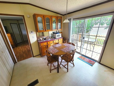 Well-Maintained, Furnished 2-Bed/2-Bath Home is just minutes to on Arrowhead Country Club in South Carolina - for sale on GolfHomes.com, golf home, golf lot