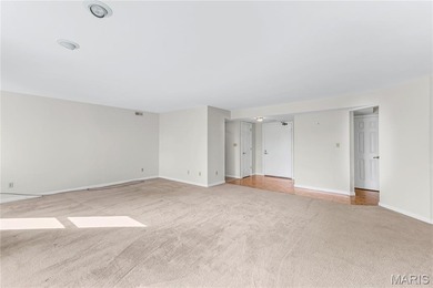 Welcome to our newest condo listing located in the heart of on Creve Coeur Golf Course in Missouri - for sale on GolfHomes.com, golf home, golf lot