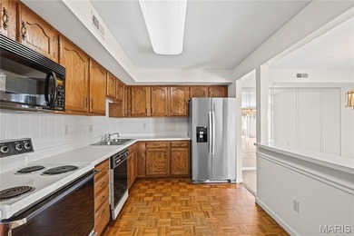 Welcome to our newest condo listing located in the heart of on Creve Coeur Golf Course in Missouri - for sale on GolfHomes.com, golf home, golf lot