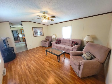 Well-Maintained, Furnished 2-Bed/2-Bath Home is just minutes to on Arrowhead Country Club in South Carolina - for sale on GolfHomes.com, golf home, golf lot
