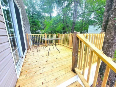 Well-Maintained, Furnished 2-Bed/2-Bath Home is just minutes to on Arrowhead Country Club in South Carolina - for sale on GolfHomes.com, golf home, golf lot