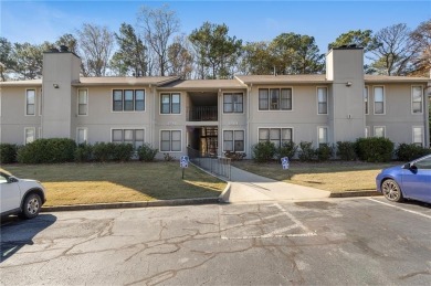 Welcome home to this cute condo located within 10 minutes  of on Heritage Golf Links in Georgia - for sale on GolfHomes.com, golf home, golf lot