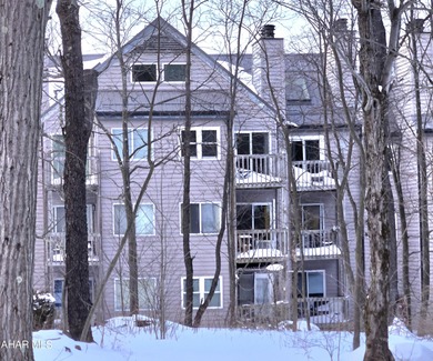 Beautiful 1st-floor fully-furnished studio with updated kitchen on Blue Knob Rec Area Golf Course in Pennsylvania - for sale on GolfHomes.com, golf home, golf lot