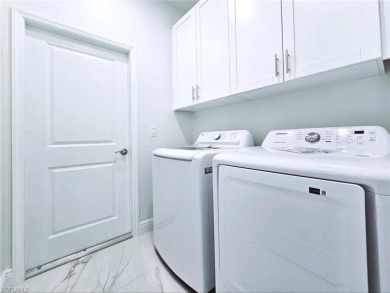BRAND NEW SAMSUNG STAINLESS STEEL APPLIANCE package. 3 BED+DEN on River Hall Country Club in Florida - for sale on GolfHomes.com, golf home, golf lot