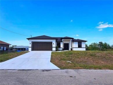 BRAND NEW SAMSUNG STAINLESS STEEL APPLIANCE package. 3 BED+DEN on River Hall Country Club in Florida - for sale on GolfHomes.com, golf home, golf lot