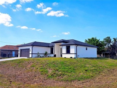 BRAND NEW SAMSUNG STAINLESS STEEL APPLIANCE package. 3 BED+DEN on River Hall Country Club in Florida - for sale on GolfHomes.com, golf home, golf lot