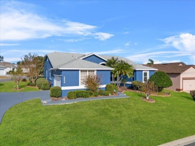 Oooh, LOOK Honey, a 3-bedroom in Sandpiper?! Pack your things on Sandpiper Golf Club in Florida - for sale on GolfHomes.com, golf home, golf lot