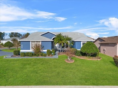 Oooh, LOOK Honey, a 3-bedroom in Sandpiper?! Pack your things on Sandpiper Golf Club in Florida - for sale on GolfHomes.com, golf home, golf lot