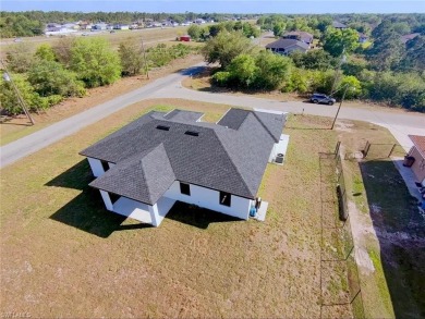 BRAND NEW SAMSUNG STAINLESS STEEL APPLIANCE package. 3 BED+DEN on River Hall Country Club in Florida - for sale on GolfHomes.com, golf home, golf lot