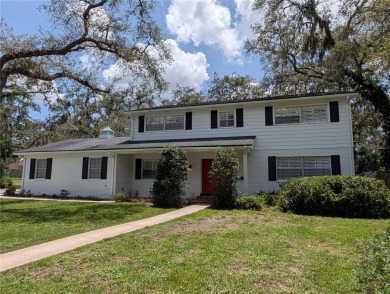 Beautiful estate home on a corner lot in Temple Terrace Estates on Temple Terrace Golf and Country Club in Florida - for sale on GolfHomes.com, golf home, golf lot