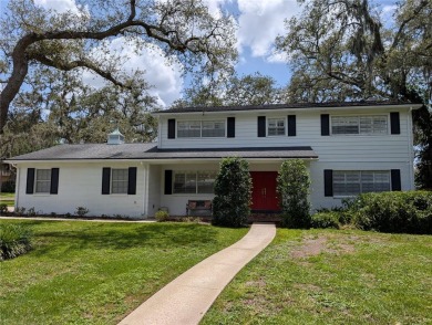 Beautiful estate home on a corner lot in Temple Terrace Estates on Temple Terrace Golf and Country Club in Florida - for sale on GolfHomes.com, golf home, golf lot
