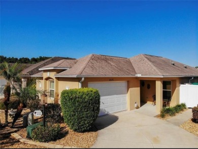 Immaculate 2 bedroom, 2 bath STUCCO BUNGALOW VILLA in Bartow on Pennbrooke Fairways in Florida - for sale on GolfHomes.com, golf home, golf lot