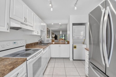 Escape to this delightful 2-bedroom, 2-bath condo. A  perfect on Hunters Run Golf and Country Club in Florida - for sale on GolfHomes.com, golf home, golf lot