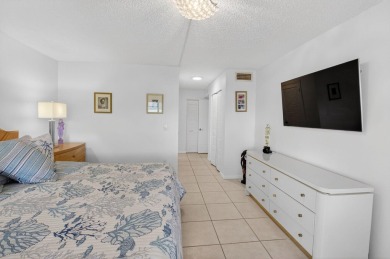 Escape to this delightful 2-bedroom, 2-bath condo. A  perfect on Hunters Run Golf and Country Club in Florida - for sale on GolfHomes.com, golf home, golf lot
