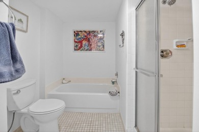 Escape to this delightful 2-bedroom, 2-bath condo. A  perfect on Hunters Run Golf and Country Club in Florida - for sale on GolfHomes.com, golf home, golf lot