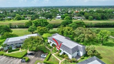 Escape to this delightful 2-bedroom, 2-bath condo. A  perfect on Hunters Run Golf and Country Club in Florida - for sale on GolfHomes.com, golf home, golf lot