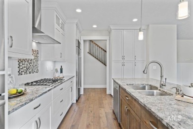 Welcome to this beautifully maintained 4 bedroom, 3 bath home on Hunters Point Golf Club in Idaho - for sale on GolfHomes.com, golf home, golf lot