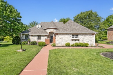 Stunning one-level home on the 18th fairway of Fremont Hills on Fremont Hills Country Club in Missouri - for sale on GolfHomes.com, golf home, golf lot
