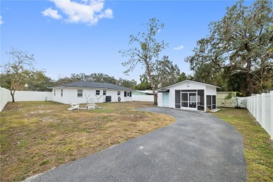 Welcome to this beautifully maintained 3-bedroom, 2-bathroom on Babe Zaharias Golf Course in Florida - for sale on GolfHomes.com, golf home, golf lot