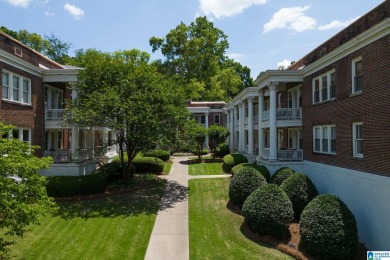 1 bed/ 1 bath condo for sale in the Fairway Court building on Highland Park Golf Course in Alabama - for sale on GolfHomes.com, golf home, golf lot