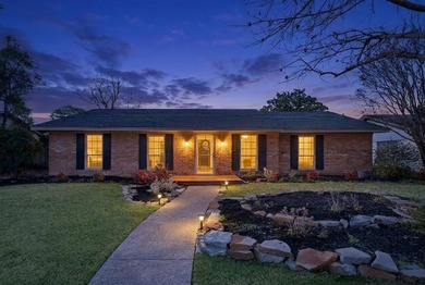 Welcome to 2907 Canyon Brook Drive, where thoughtful design on Canyon Creek Country Club in Texas - for sale on GolfHomes.com, golf home, golf lot