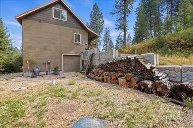 Secure your Castle Mountain getaway while you can. Nicely on Terrace Lakes Golf Resort in Idaho - for sale on GolfHomes.com, golf home, golf lot
