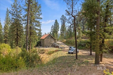 Secure your Castle Mountain getaway while you can. Nicely on Terrace Lakes Golf Resort in Idaho - for sale on GolfHomes.com, golf home, golf lot