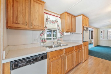 Welcome to sunny Florida! Whether you're looking for a seasonal on Betmar Acres Golf Club in Florida - for sale on GolfHomes.com, golf home, golf lot