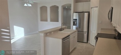 Stunning & spacious 3 bedroom 2.5-bathroom townhouse with on The Carolina Club in Florida - for sale on GolfHomes.com, golf home, golf lot