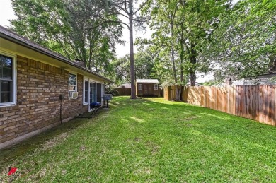 Welcome to this charming 3-bedroom, 2-bathroom ranch-style home on Huntington Park Golf Course in Louisiana - for sale on GolfHomes.com, golf home, golf lot