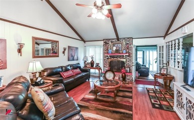 Welcome to this charming 3-bedroom, 2-bathroom ranch-style home on Huntington Park Golf Course in Louisiana - for sale on GolfHomes.com, golf home, golf lot