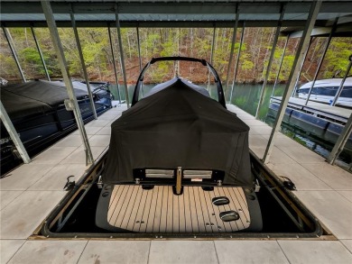 Luxury Living in Chestatee Lake  Golf Community
5 Bedrooms | 4.5 on Chestatee Golf Club in Georgia - for sale on GolfHomes.com, golf home, golf lot