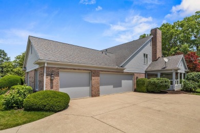 Beautiful 5 bed / 3 bath home on one of the most coveted streets on Lincolnshire Fields Country Club in Illinois - for sale on GolfHomes.com, golf home, golf lot
