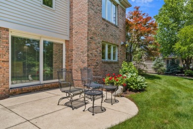 Beautiful 5 bed / 3 bath home on one of the most coveted streets on Lincolnshire Fields Country Club in Illinois - for sale on GolfHomes.com, golf home, golf lot