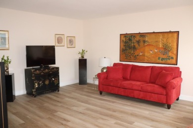 Welcome to your new home in Kings Point!This bright and spacious on Addison Reserve in Florida - for sale on GolfHomes.com, golf home, golf lot
