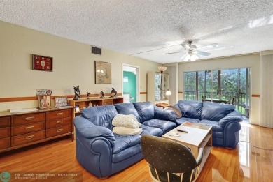 Great investment opportunitly !! This 2 bed /2 bath features on Flamingo Lakes Country Club in Florida - for sale on GolfHomes.com, golf home, golf lot