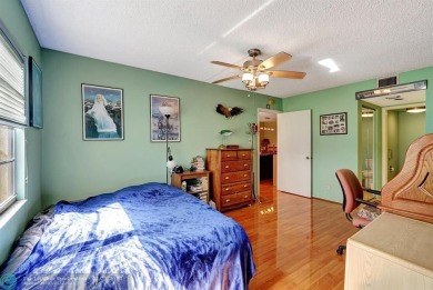 Great investment opportunitly !! This 2 bed /2 bath features on Flamingo Lakes Country Club in Florida - for sale on GolfHomes.com, golf home, golf lot