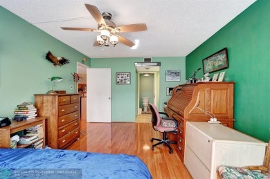 Great investment opportunitly !! This 2 bed /2 bath features on Flamingo Lakes Country Club in Florida - for sale on GolfHomes.com, golf home, golf lot