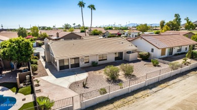 Ahwatukee retirement almost 2300 square foot, 4 bedroom, 2 bath on The Lakes at Ahwatukee in Arizona - for sale on GolfHomes.com, golf home, golf lot