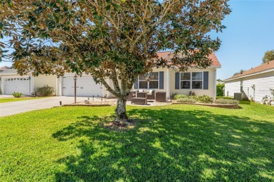 Under contract-accepting backup offers. ~BOND PAID!!~~2019 on The Links of Spruce Creek in Florida - for sale on GolfHomes.com, golf home, golf lot