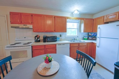 Great Investment  Property. This cozy Winchester duplex is in a on Winchester Country Club, Inc. in Kentucky - for sale on GolfHomes.com, golf home, golf lot