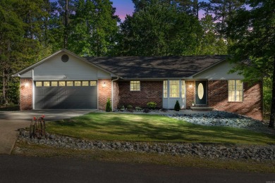 Discover this charming cul-de-sac home, recently and on Balboa Golf Course in Arkansas - for sale on GolfHomes.com, golf home, golf lot