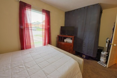 Great Investment  Property. This cozy Winchester duplex is in a on Winchester Country Club, Inc. in Kentucky - for sale on GolfHomes.com, golf home, golf lot
