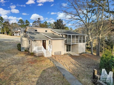 Discover the perfect blend of comfort and luxury in this on Tega Cay Golf Club in South Carolina - for sale on GolfHomes.com, golf home, golf lot